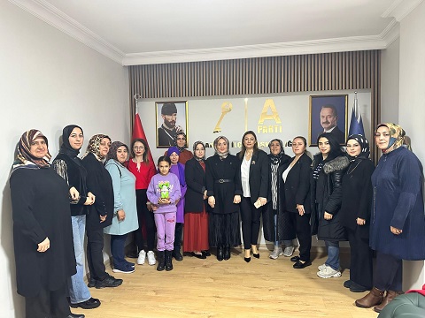 ANAHTAR PARTİ KARTAL’DAN POLİS EMEKLİLERİNE ANLAMLI ZİYARET